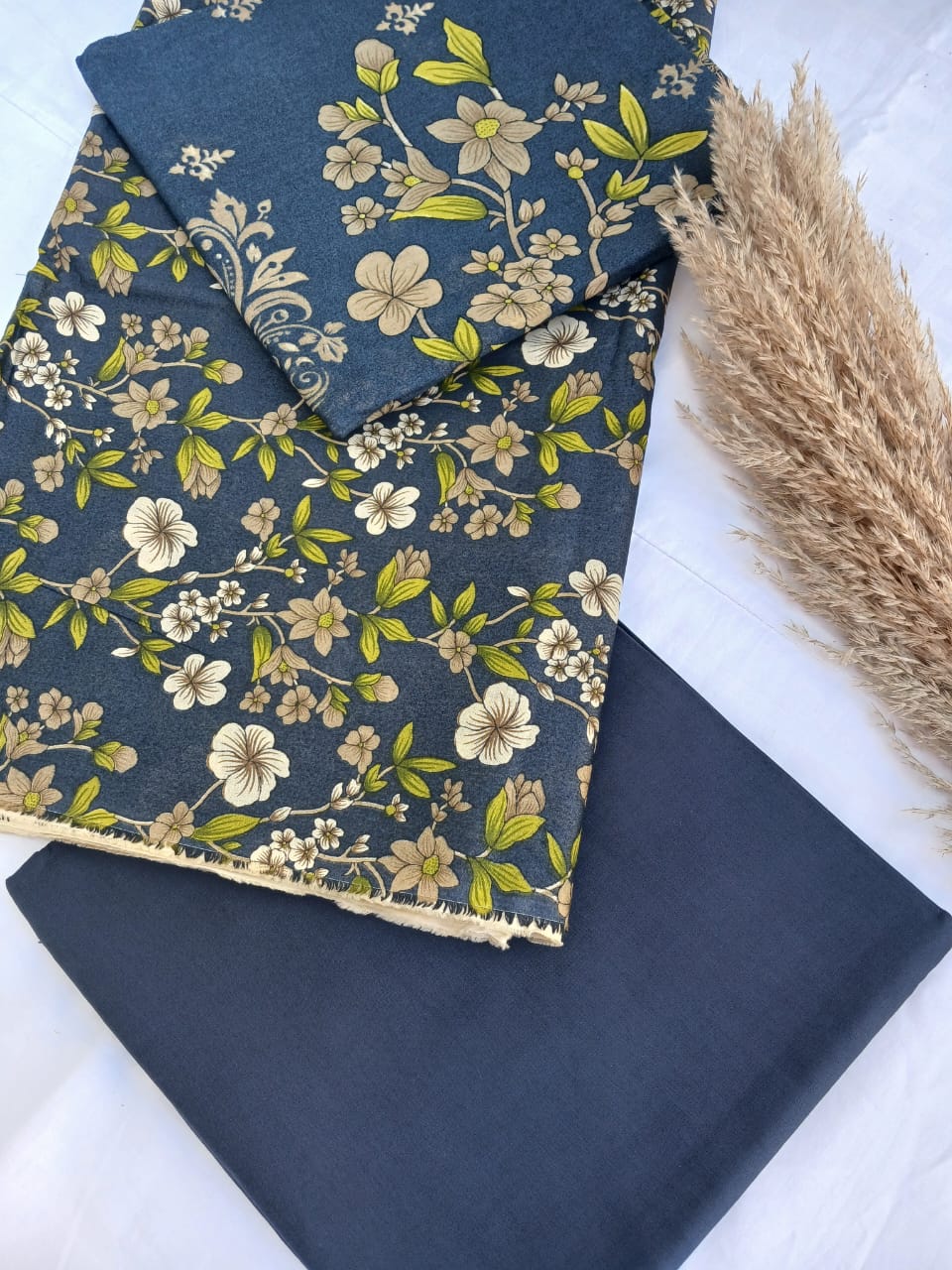 Bin Naeem Platinum Unstitched 3-Piece Collection – Deep Green & Olive Green Elegant Lawn Suit