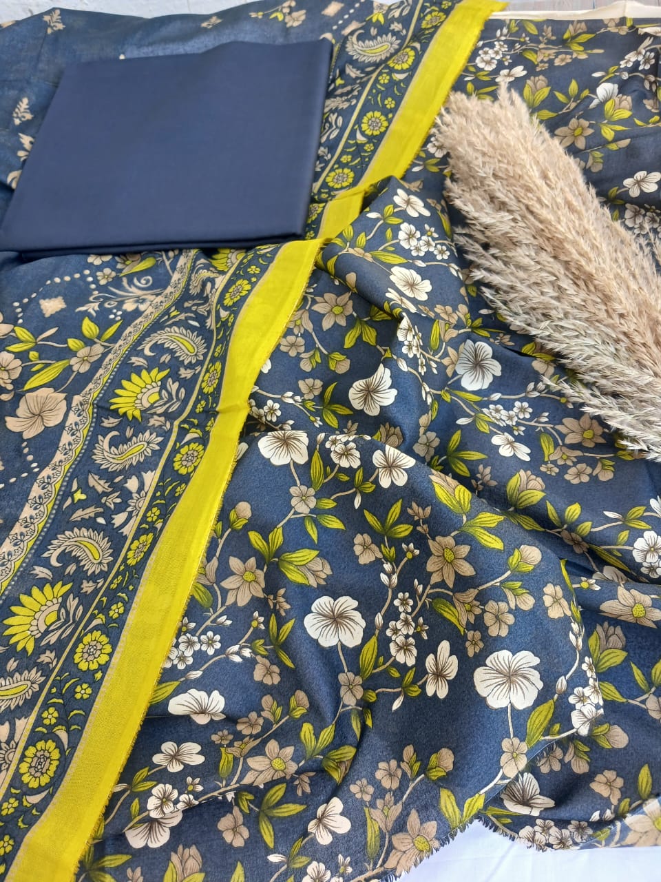 Bin Naeem Platinum Unstitched 3-Piece Collection – Deep Green & Olive Green Elegant Lawn Suit
