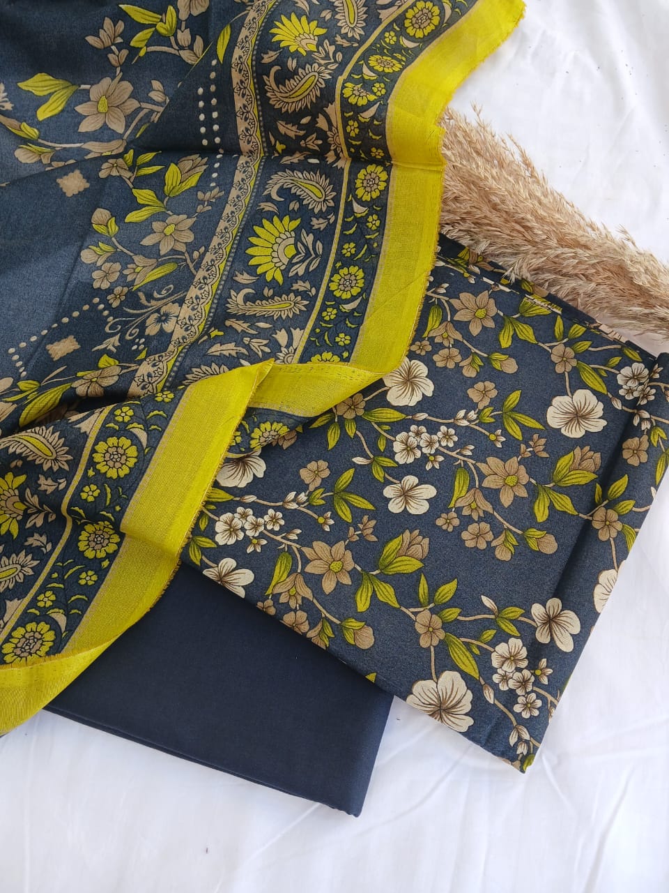 Bin Naeem Platinum Unstitched 3-Piece Collection – Deep Green & Olive Green Elegant Lawn Suit