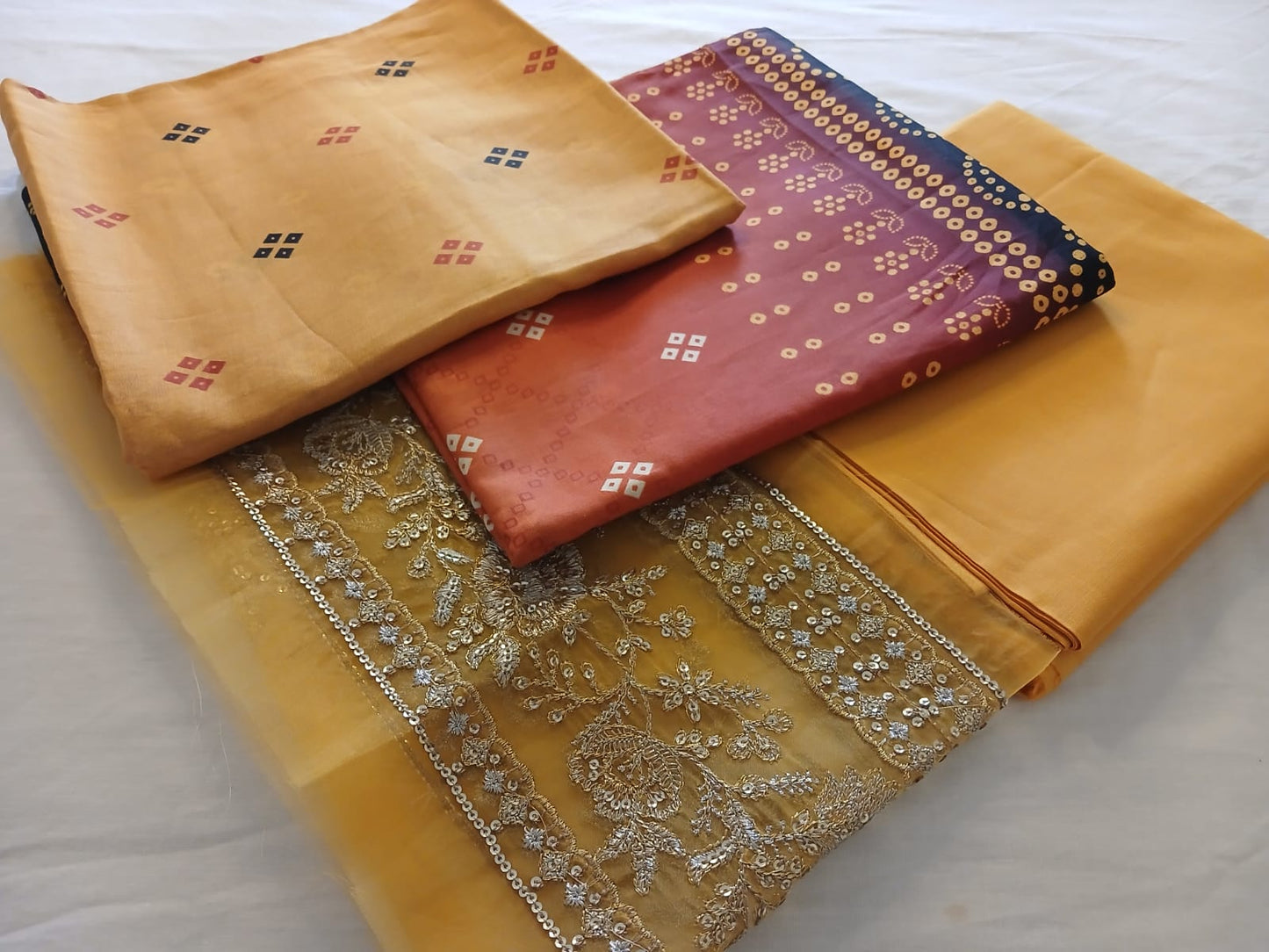 Motifz Chunri Digital Printed Lawn Suit – 3 Piece with Embroidered Neck & Daman Patch