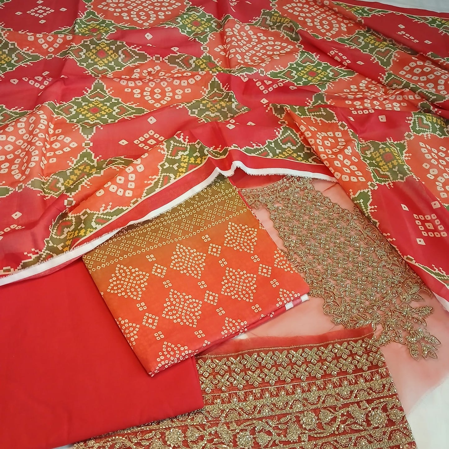 Motifz Chunri Digital Printed Lawn Suit – 3 Piece with Embroidered Neck & Daman Patch