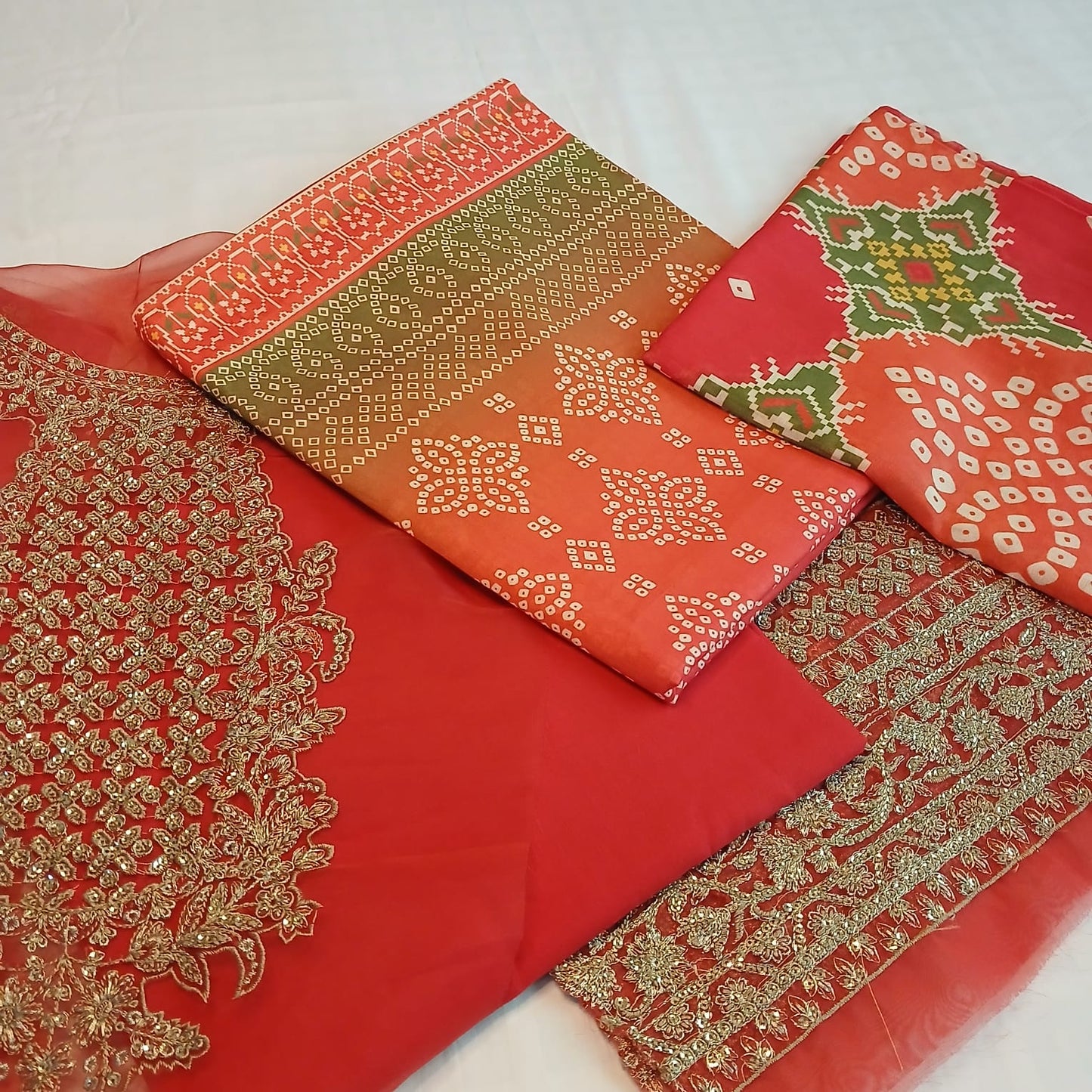 Motifz Chunri Digital Printed Lawn Suit – 3 Piece with Embroidered Neck & Daman Patch