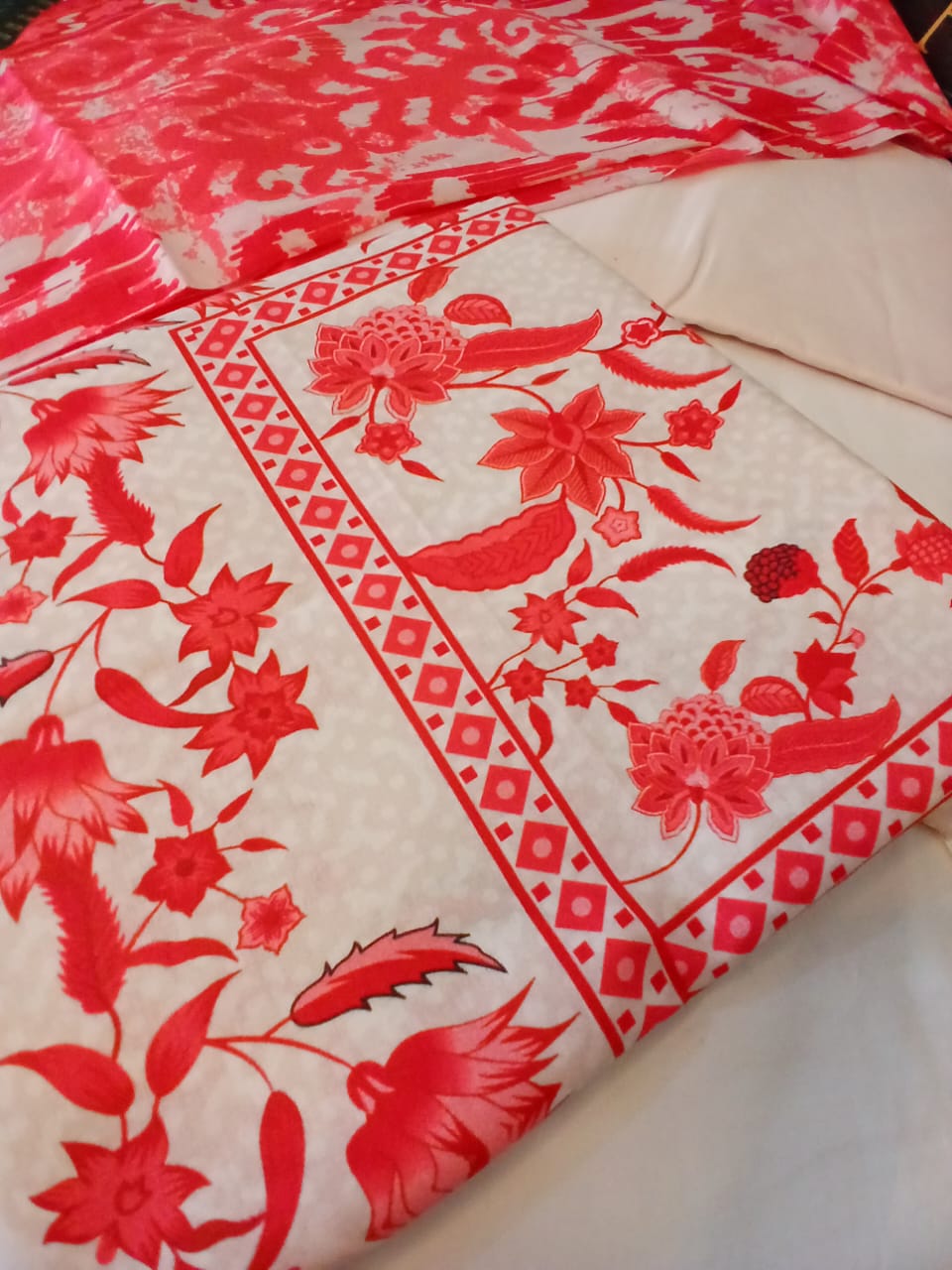 Motifz Zohra 3 Piece Lawn Printed Suit – Pink & White Floral Summer Dress | Unstitched Lawn Suit Pakistan | Aladeen Fabrics