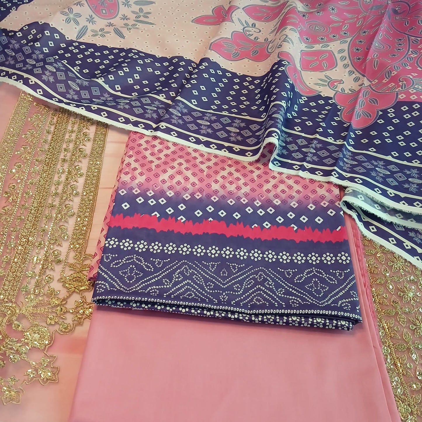 Motifz Chunri Digital Printed Lawn Suit – 3 Piece with Embroidered Neck & Daman Patch